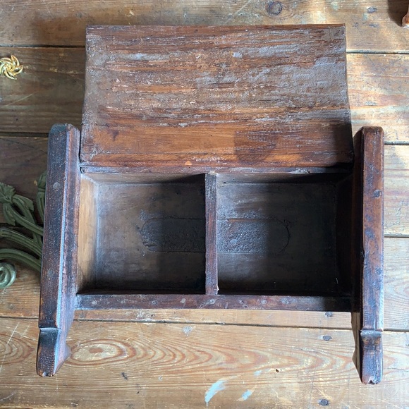 Old World Horse Box - Picture 8 of 13